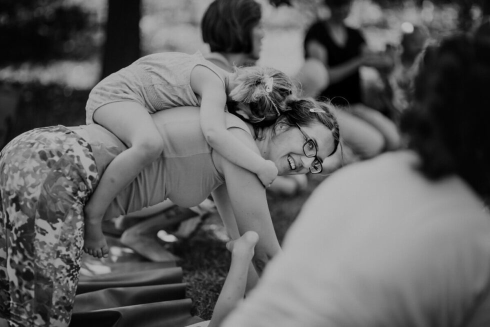 fotograf blisko ludzi